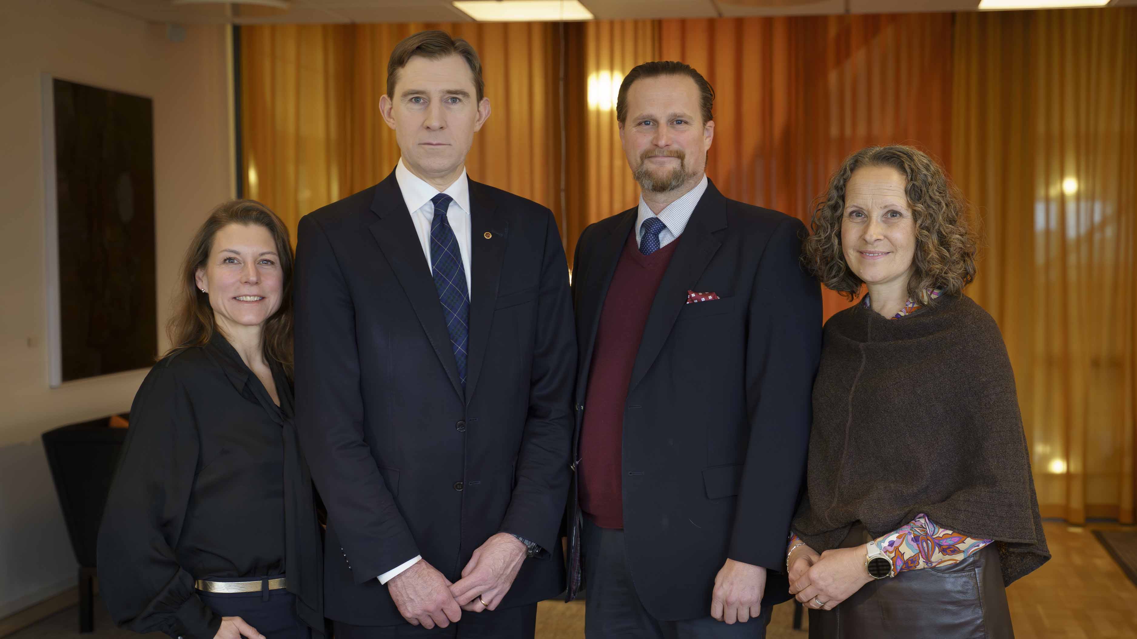 Gruppbild på Anna Jähnke, Henrik Fritzon, Carl Johan Sonesson och Anna Pettersson