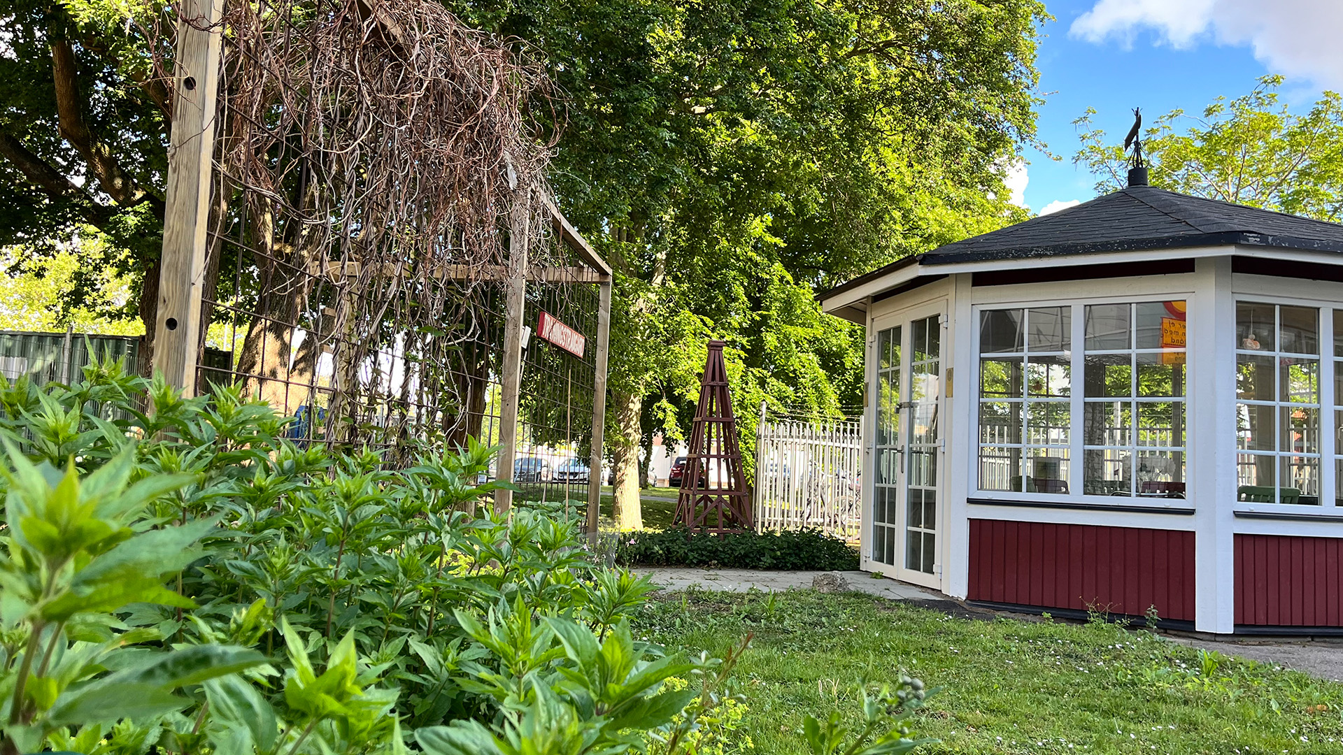 Lusthus i hälsoträdgården