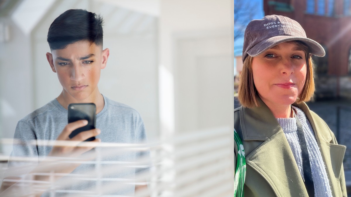 En person tittar in i sin telefon och en annan person i keps tittar in i kameran. 