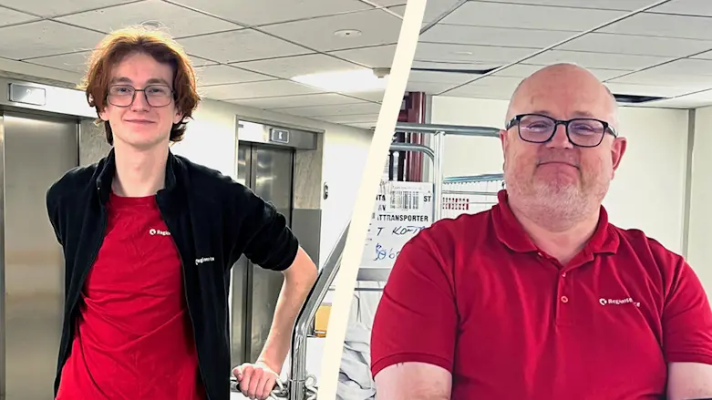 Två leende medarbetare på Regionservice i kulverten under Centralsjukhuset i Kristianstad.